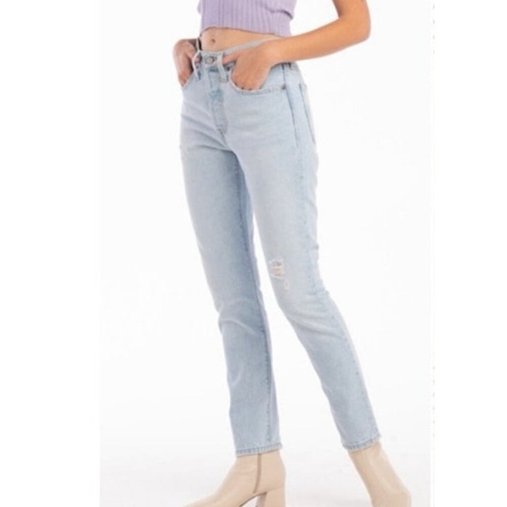 NWT Levi's 501 Skinny Women's Jeans‎ in Light Wash Size 28 x 32